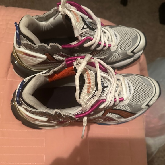 Balenciaga Runners - Picture 2 of 6